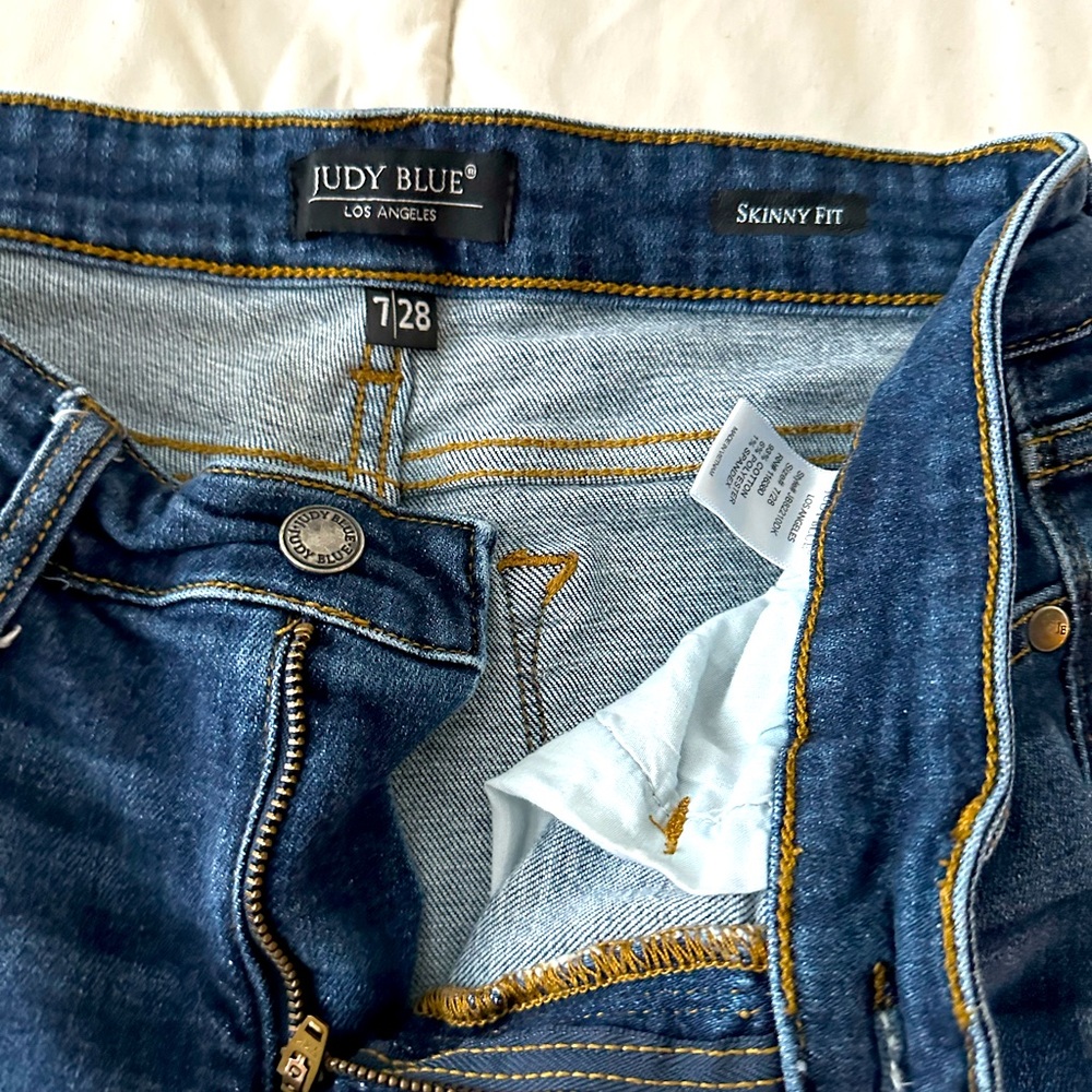 Judy Blues skinny jeans. Size 7. Great stretch, lightly worn.